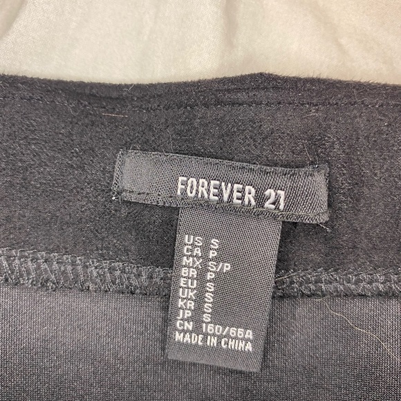 Black skirt - Picture 3 of 3